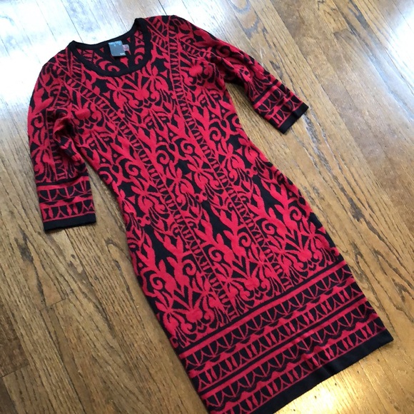 Gabby Skye Black & Red Abstract Scoop Neck 3/4 Sleeve Stretch Sweater Dress - Picture 2 of 6